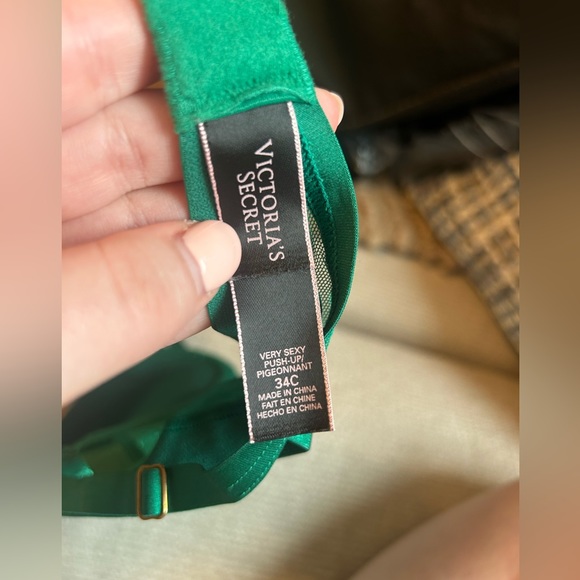 Victoria’s Secret “Very Sexy Push-up” Bra - Picture 4 of 6